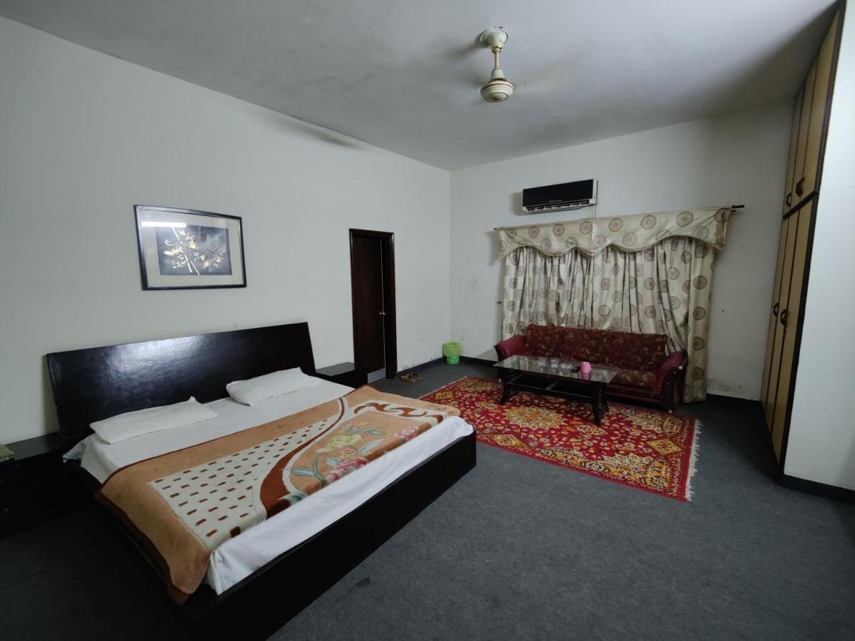 Magnum Hotel Lahore Exterior foto